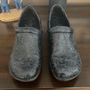 Born navy blue Embossed Floral Clogs